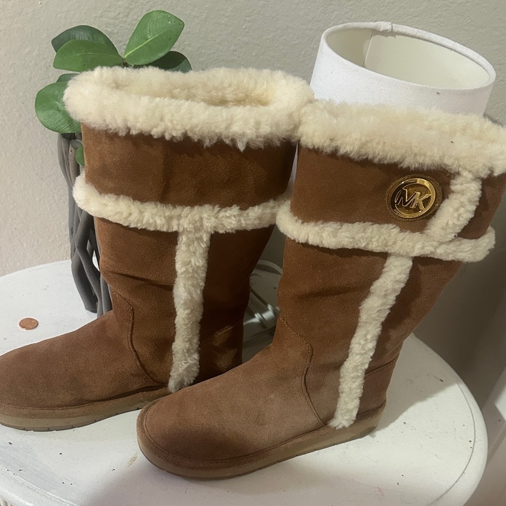Michael Kors Tan Boots with Cream Fur Trim